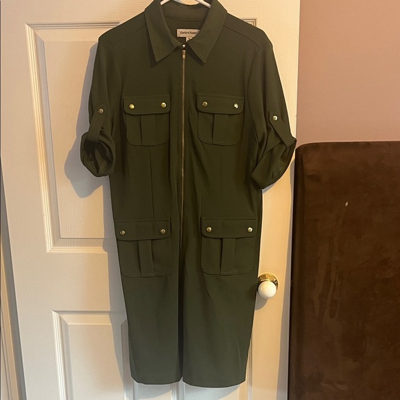 Shelby & Palmer Dresses & Skirts - Cute green dress